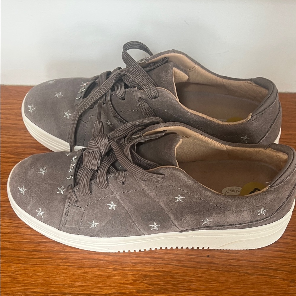 Gray Star-Patterned Sneakers - Picture 2 of 4